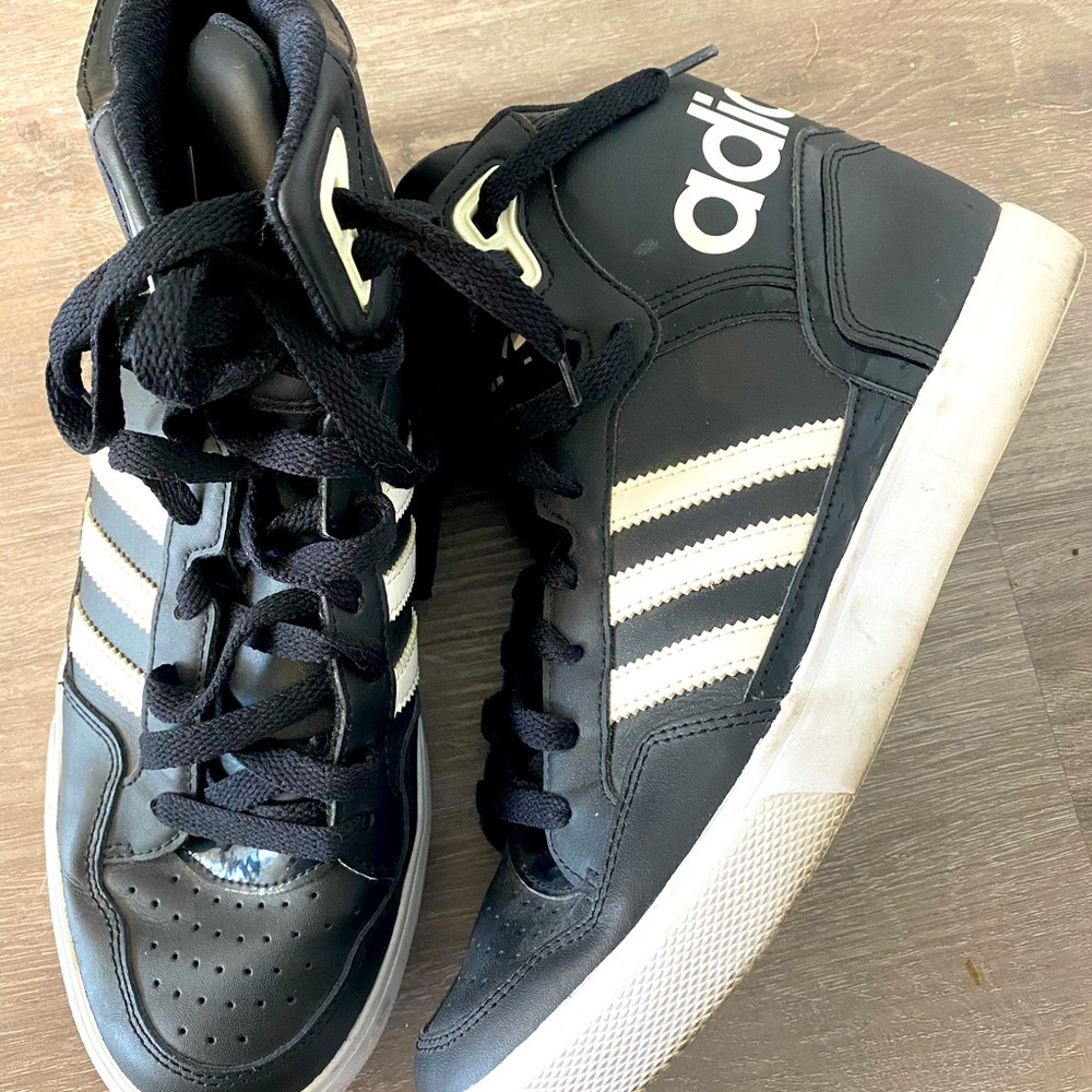 Adidas black tennis shoes